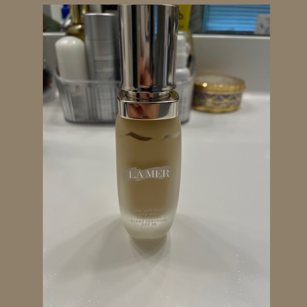 LA MER THE SOFT FLUID LONG WEAR FOUNDATION BROAD SPECTRUM SPF 20 /160 CREME